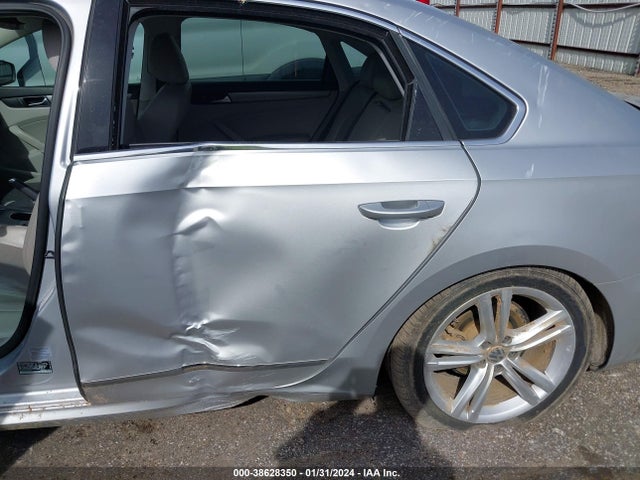 1VWBS7A39FC012110 Volkswagen Passat 1.8t Se
