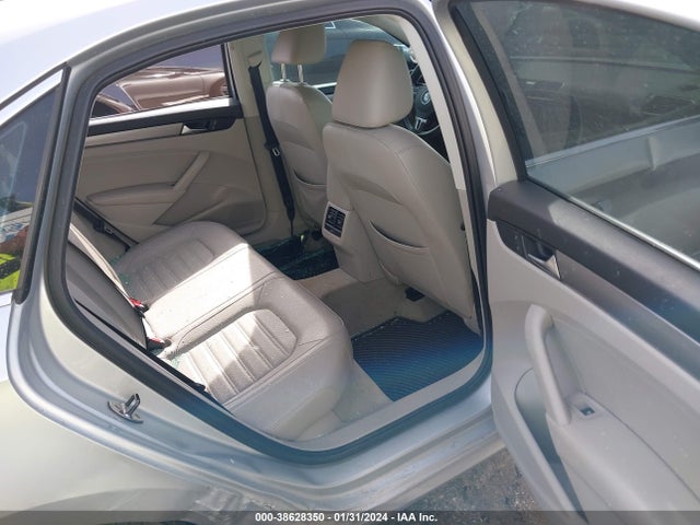 1VWBS7A39FC012110 Volkswagen Passat 1.8t Se