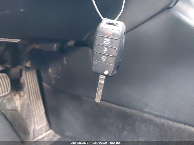 KIA Optima S 2018 5XXGT4L37JG252847 Image 11