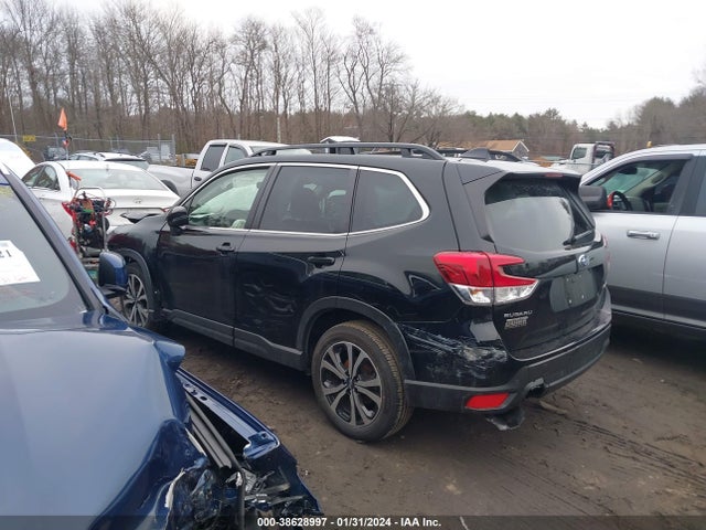 Subaru Forester Limited 2022 JF2SKAPC2NH461395 Image 3