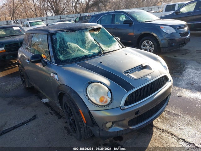 2007 MINI COOPER S WMWMF73587TL84213 Photo 0