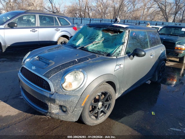 2007 MINI COOPER S WMWMF73587TL84213 Photo 1