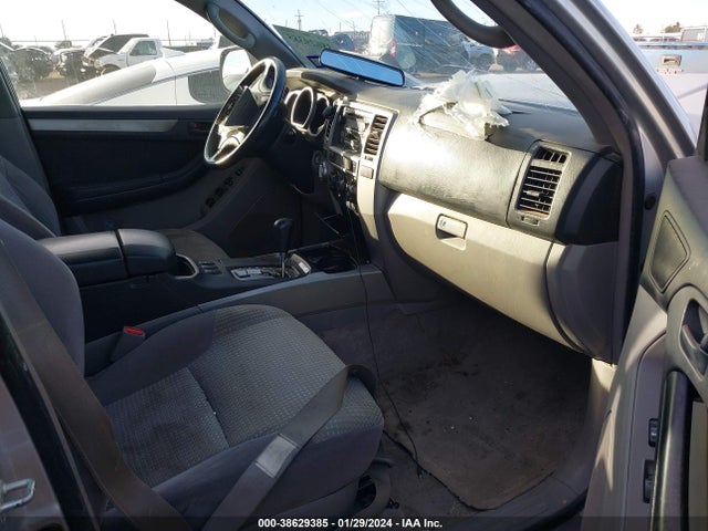 2005 TOYOTA 4RUNNER SR5 V8 VIN: JTEBT14R658028243