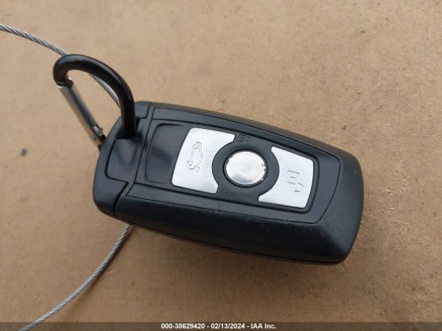 WBA3B1G50FNT02735 BMW 320i