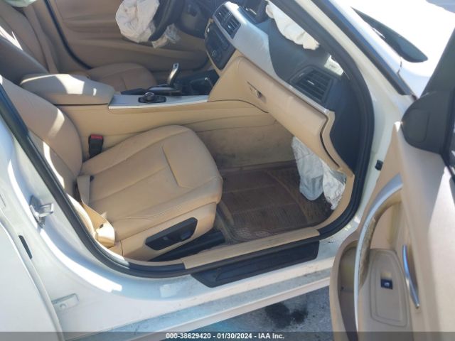 WBA3B1G50FNT02735 BMW 320i