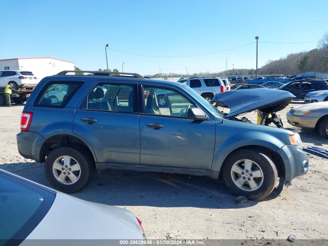 2011 FORD ESCAPE XLS VIN: 1FMCU0C73BKA31272