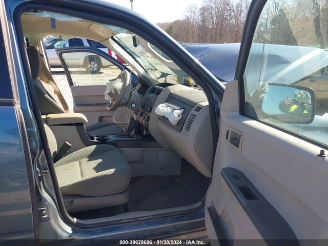 2011 FORD ESCAPE XLS VIN: 1FMCU0C73BKA31272
