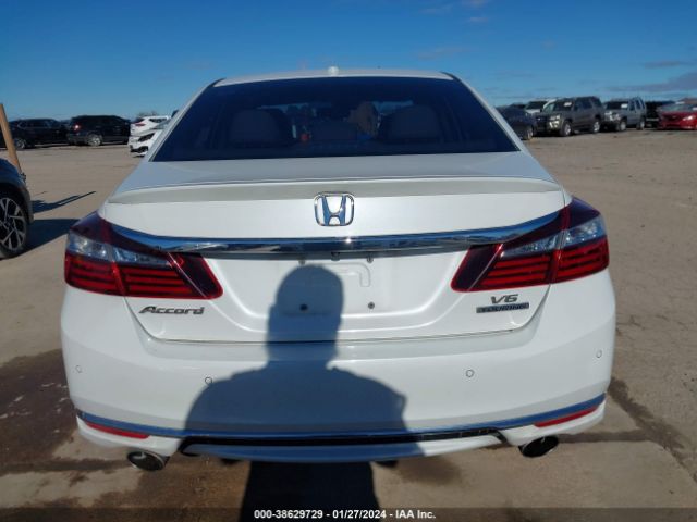 1HGCR3F9XHA010794 Honda Accord Touring V6