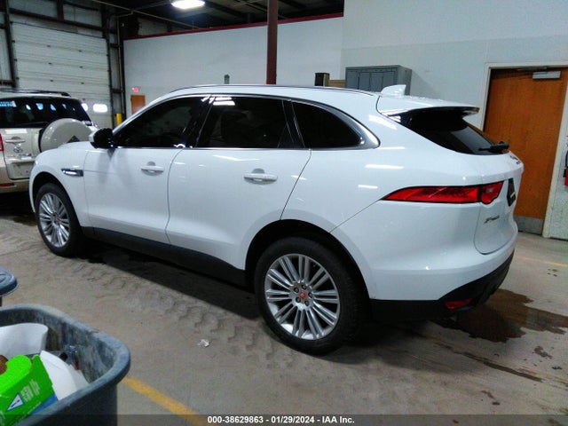 2019 JAGUAR F-PACE SADCN2GX7KA601386 Photo 2