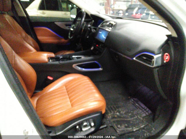 2019 JAGUAR F-PACE SADCN2GX7KA601386 Photo 4