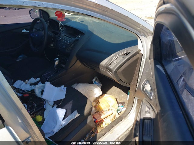 Ford FOCUS SE 2016 1FADP3F26GL328044 Image 5