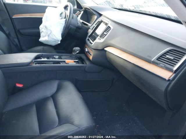 YV4A22PK7M1679523 Volvo Xc90 T6 Momentum 7 Passenger