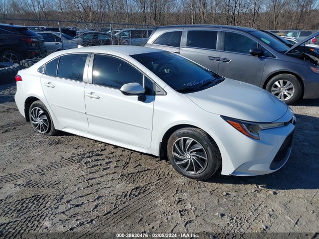 Toyota COROLLA LE 2022 JTDEPMAE1N3027040 Image 1