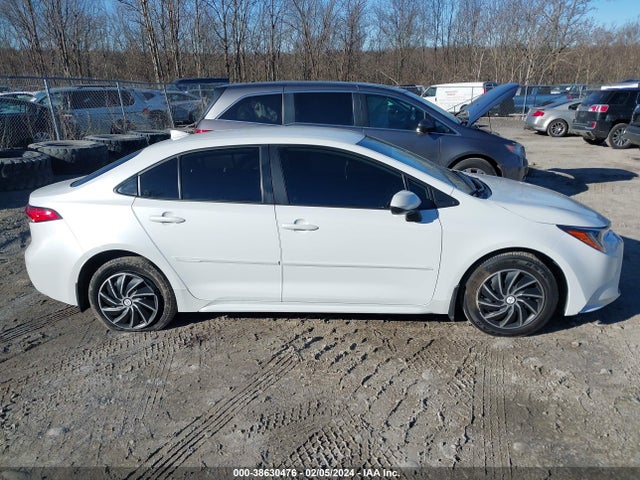 Toyota COROLLA LE 2022 JTDEPMAE1N3027040 Image 13