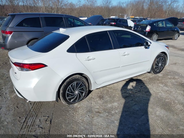 Toyota COROLLA LE 2022 JTDEPMAE1N3027040 Image 4