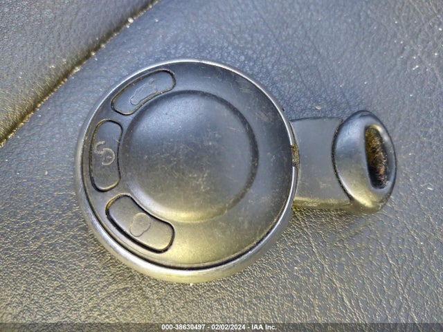 2010 MINI COOPER S WMWMF7C54ATZ70026 Photo 10