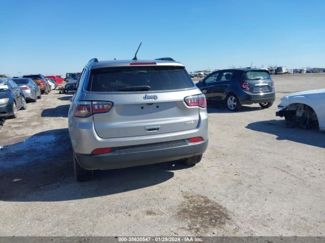 3C4NJCBB9KT832168 Jeep Compass Sun And Wheel Fwd