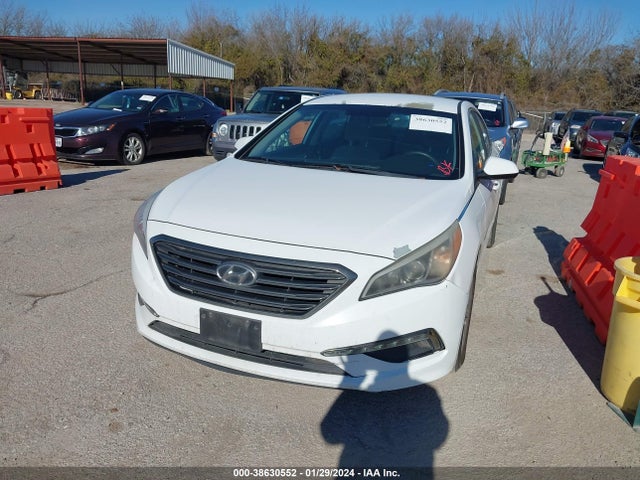 2015 HYUNDAI SONATA SE VIN: 5NPE24AF4FH119224