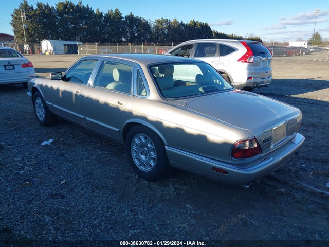 1999 JAGUAR XJ8 SAJHX1048XC856535 Photo 2