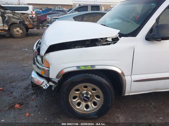 2005 GMC SIERRA 1500 SLE VIN: 2GTEC13T751394357