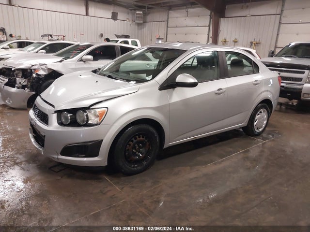 Chevrolet Sonic Ls Auto 2016 1G1JA5SH2G4118922 Image 2