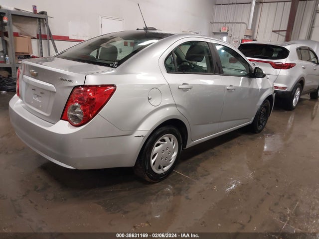 Chevrolet Sonic Ls Auto 2016 1G1JA5SH2G4118922 Image 4