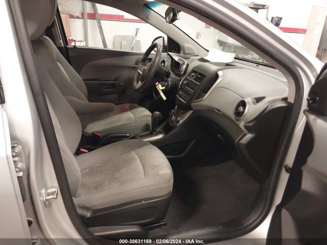 Chevrolet Sonic Ls Auto 2016 1G1JA5SH2G4118922 Image 5