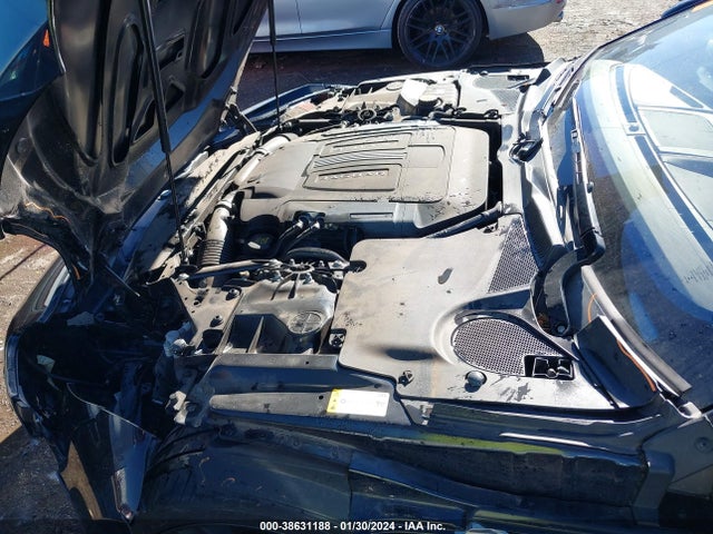 2017 JAGUAR F-TYPE SAJWA6BU2H8K37128 Photo 9