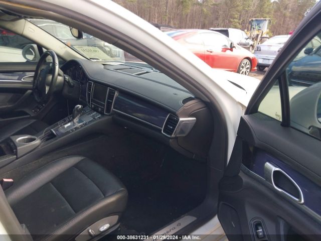 2011 PORSCHE PANAMERA WP0AA2A72BL021930 Photo 4