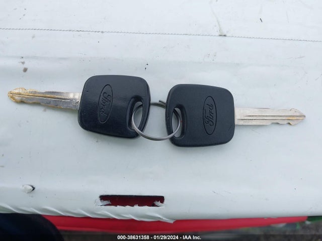 2005 FORD FOCUS ZX3 VIN: 3FAFP31N45R109429