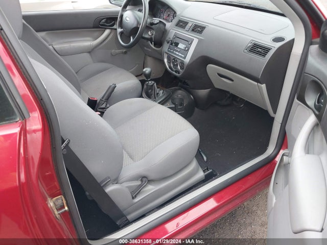 2005 FORD FOCUS ZX3 VIN: 3FAFP31N45R109429