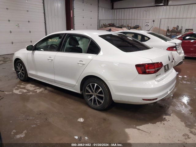 3VWDB7AJ0JM251575 Volkswagen Jetta 1.4t Se/1.4t Wolfsburg Edition