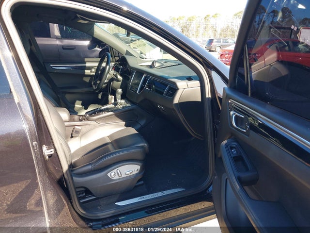 2017 PORSCHE MACAN WP1AB2A56HLB17286 Photo 4