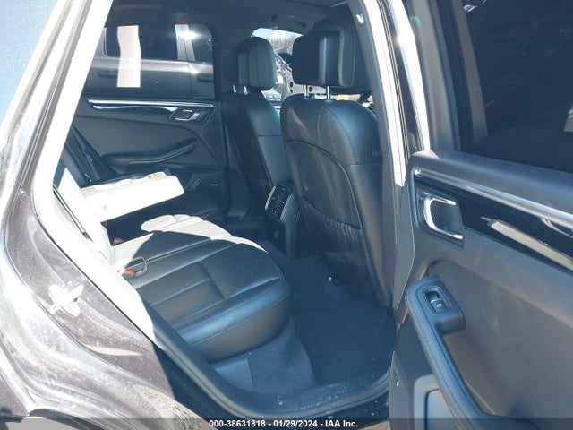 2017 PORSCHE MACAN WP1AB2A56HLB17286 Photo 7