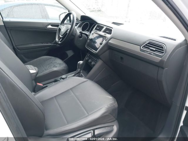 3VV2B7AX0JM219080 Volkswagen Tiguan 2.0t Se/2.0t Sel