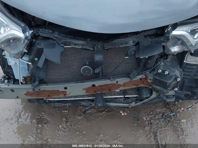 2018 TOYOTA RAV4 XLE VIN: 2T3RFREV6JW801673