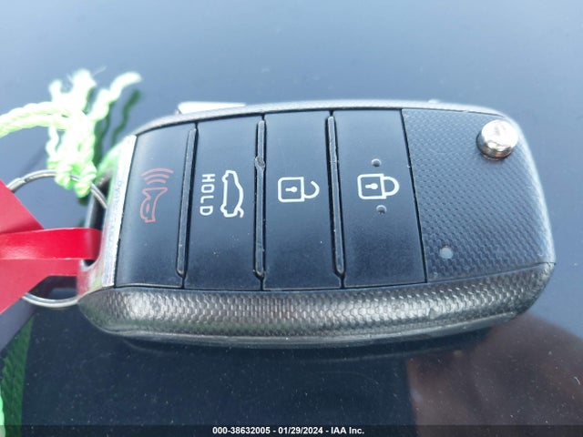 KIA Optima Lx 2017 5XXGT4L36HG173695 Image 11