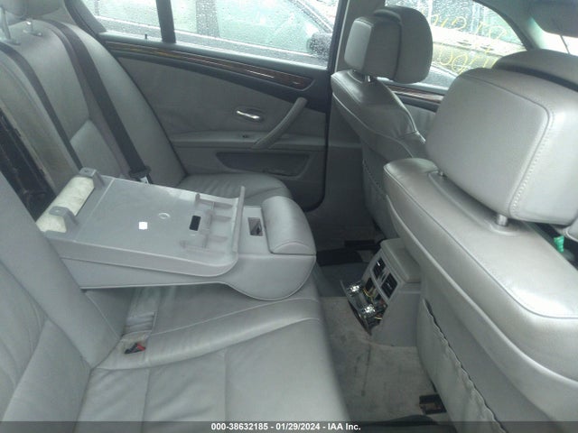 2008 BMW 528I VIN: WBANU53598CT13182