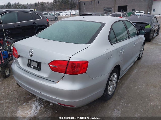 3VW2K7AJ8EM318775 Volkswagen Jetta 2.0l S