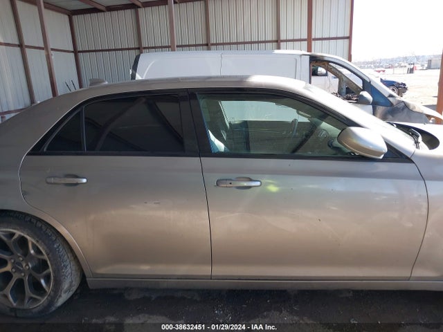 Chrysler 300 300s 2018 2C3CCABG1JH227459 Image 13