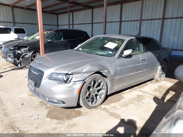 Chrysler 300 300s 2018 2C3CCABG1JH227459 Image 2