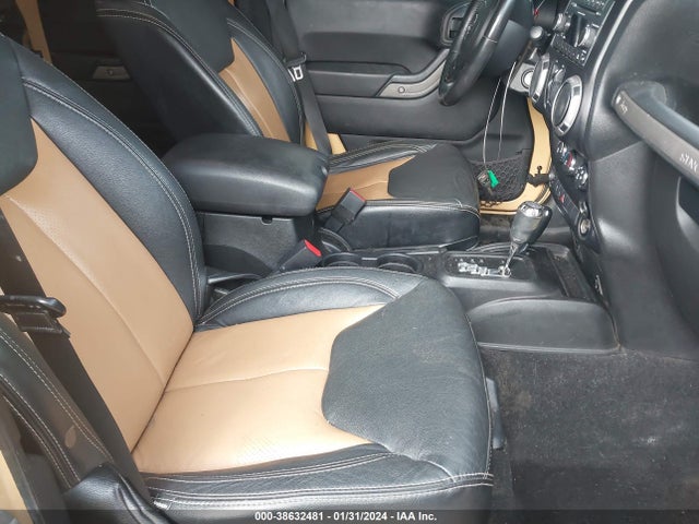 2014 JEEP WRANGLER UNLIMITED SPORT VIN: 1C4BJWDG7EL127351