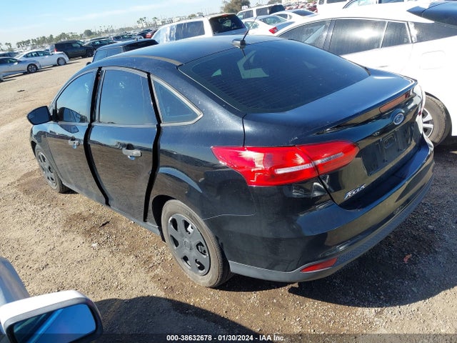 Ford FOCUS S 2016 1FADP3E26GL400765 Image 3