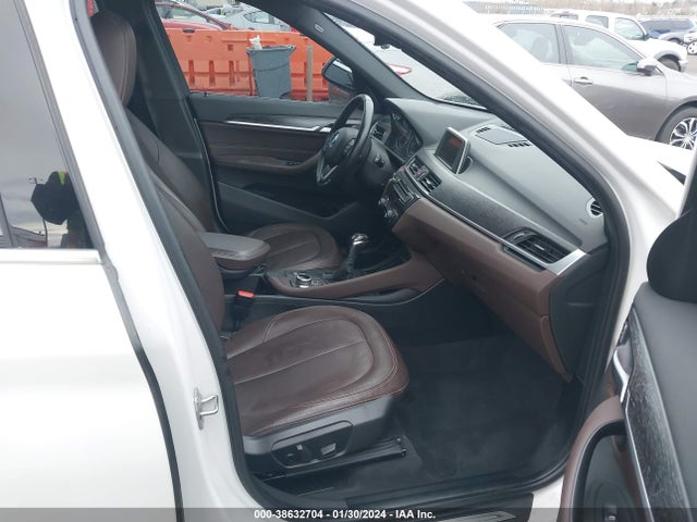 BMW X1 Xdrive28i 2017 WBXHT3C38H5F81253 Image 5