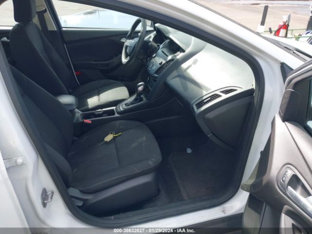 1FADP3F27FL317519 Ford FOCUS SE