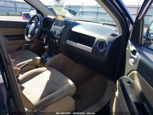 1C4NJCBA9GD621637 Jeep Compass Sport