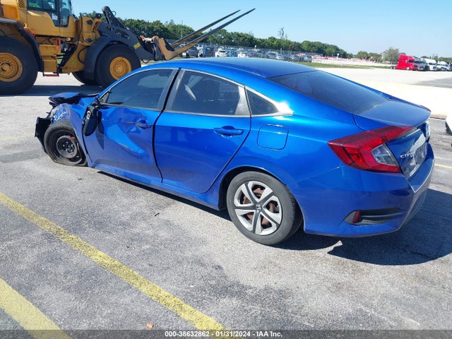 Honda Civic Lx 2018 2HGFC2F57JH607558 Image 3