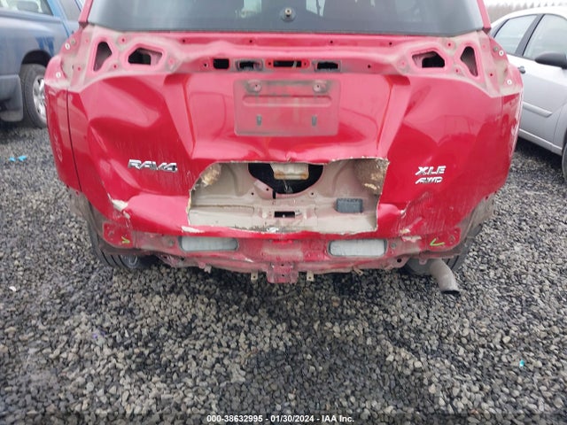2015 TOYOTA RAV4 XLE VIN: 2T3RFREV2FW232246