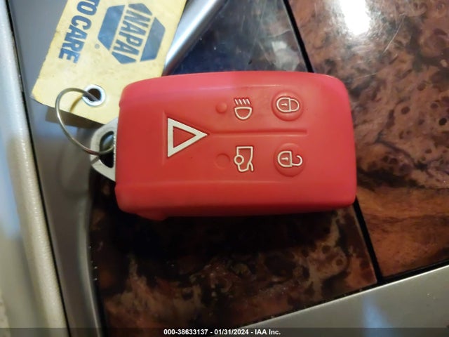 2010 JAGUAR XF SAJWA0GB5ALR58180 Photo 10