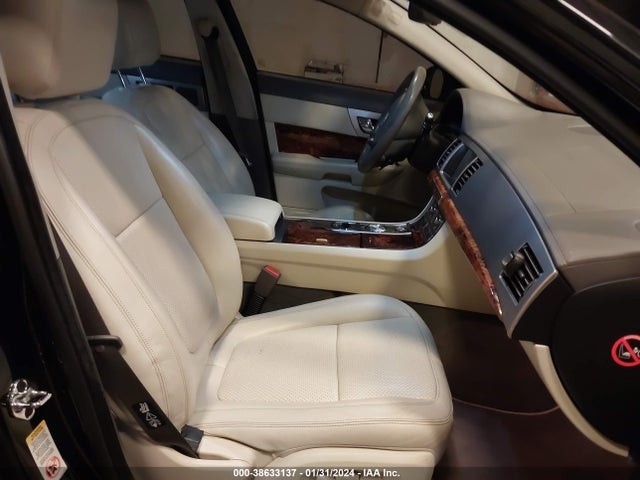 2010 JAGUAR XF SAJWA0GB5ALR58180 Photo 4